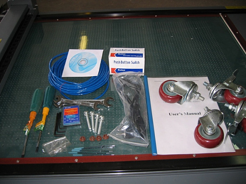 Планшетный плоттер HC-6090.  �3